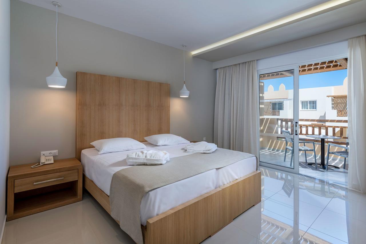 Gaia Palace Marmari  Exterior photo